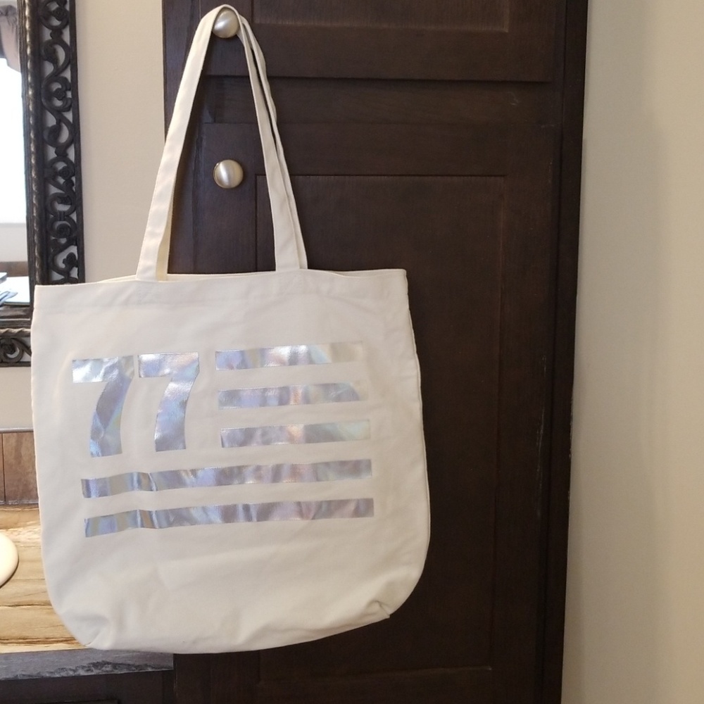 Tote bag